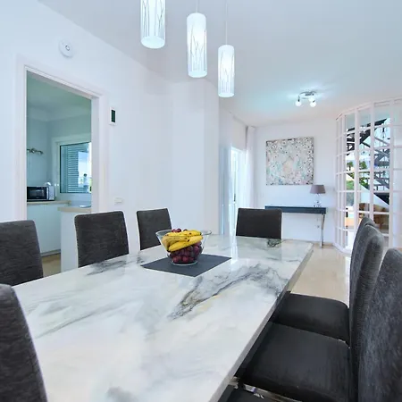 Casa Palmeras 别墅 *